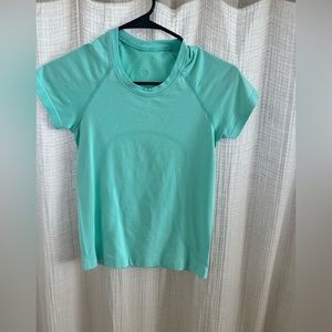 Lululemon 
Swiftly Tech Short-Sleeve Shirt 2.0 size 6 Kelly Green